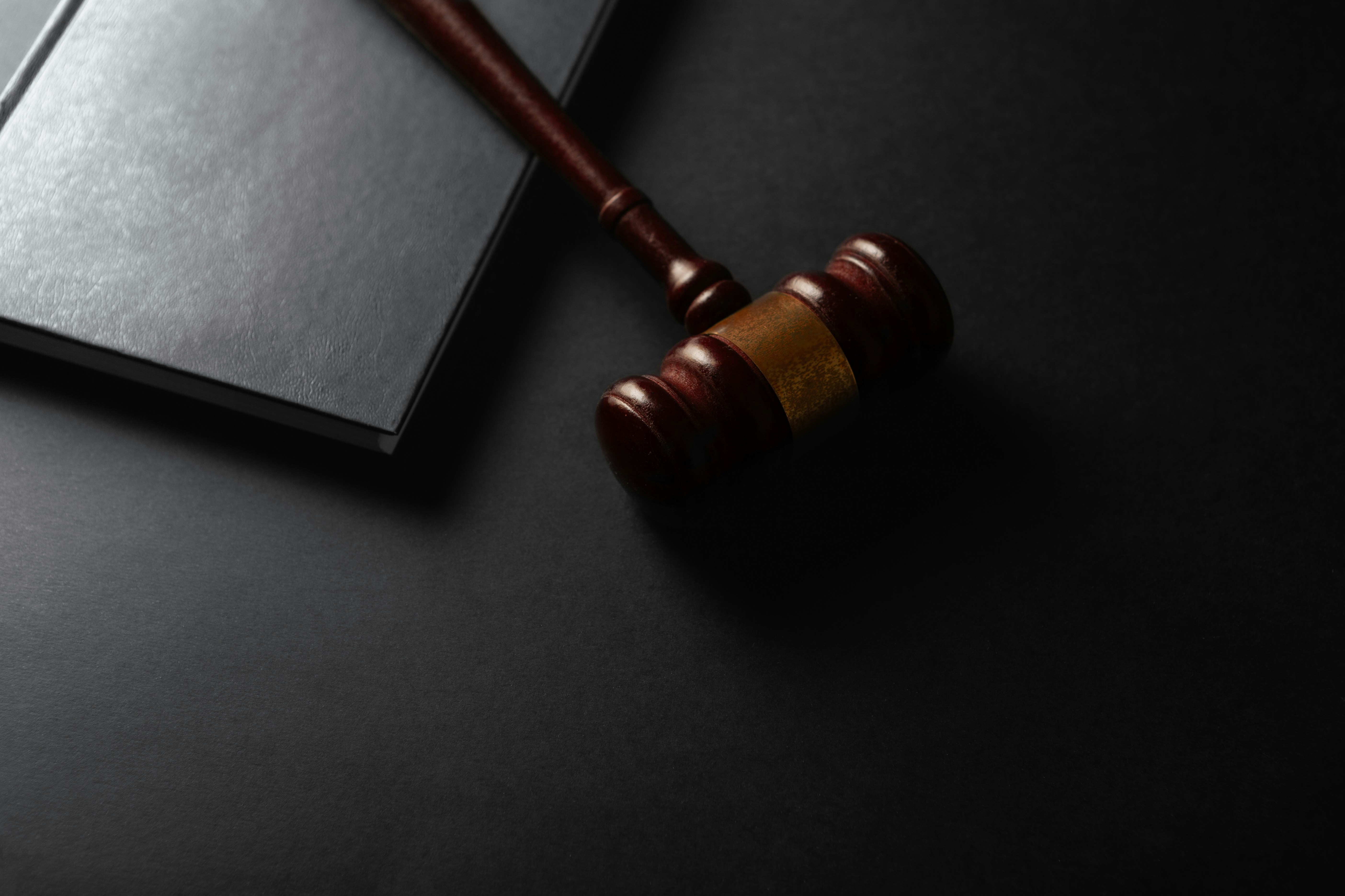 Av. Daniel Măcărescu